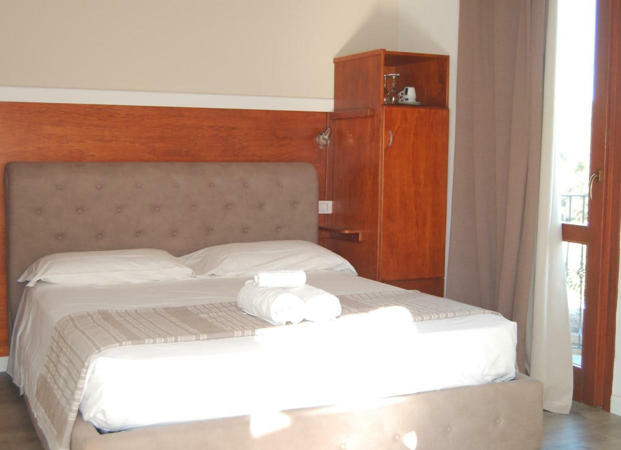 I Lentischi Aparthotel วิลลัสซีมีอุส ภายนอก รูปภาพ
