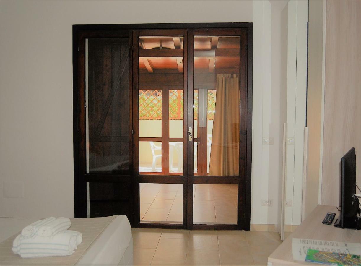 I Lentischi Aparthotel วิลลัสซีมีอุส ภายนอก รูปภาพ