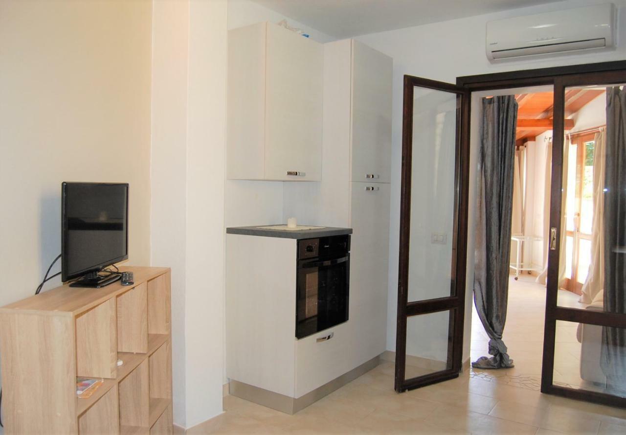 I Lentischi Aparthotel วิลลัสซีมีอุส ภายนอก รูปภาพ