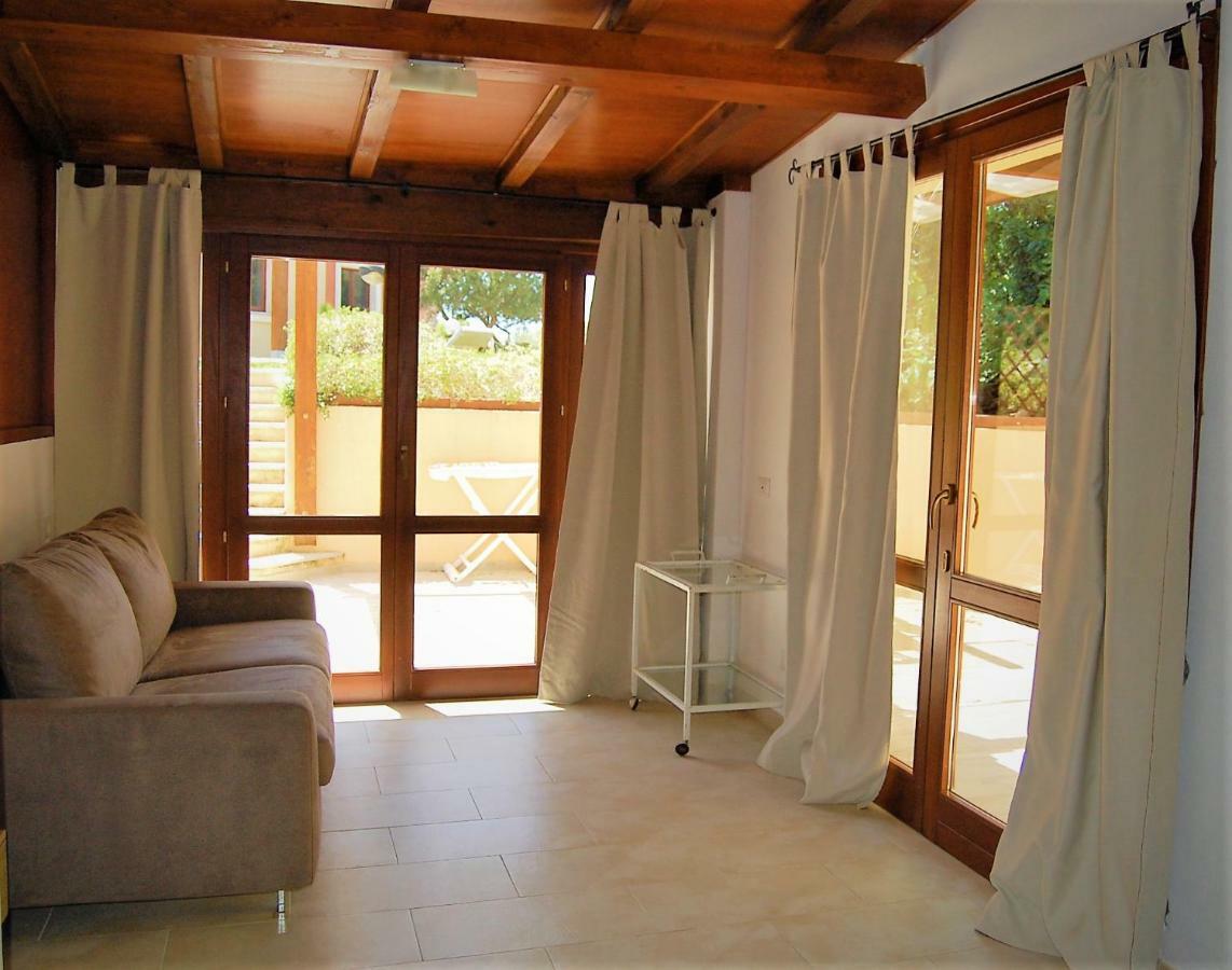 I Lentischi Aparthotel วิลลัสซีมีอุส ภายนอก รูปภาพ