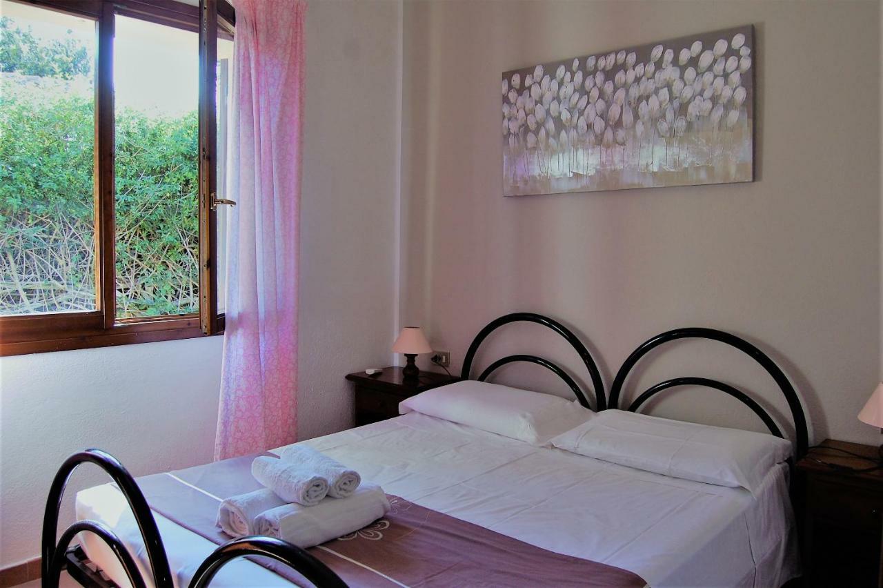 I Lentischi Aparthotel วิลลัสซีมีอุส ภายนอก รูปภาพ