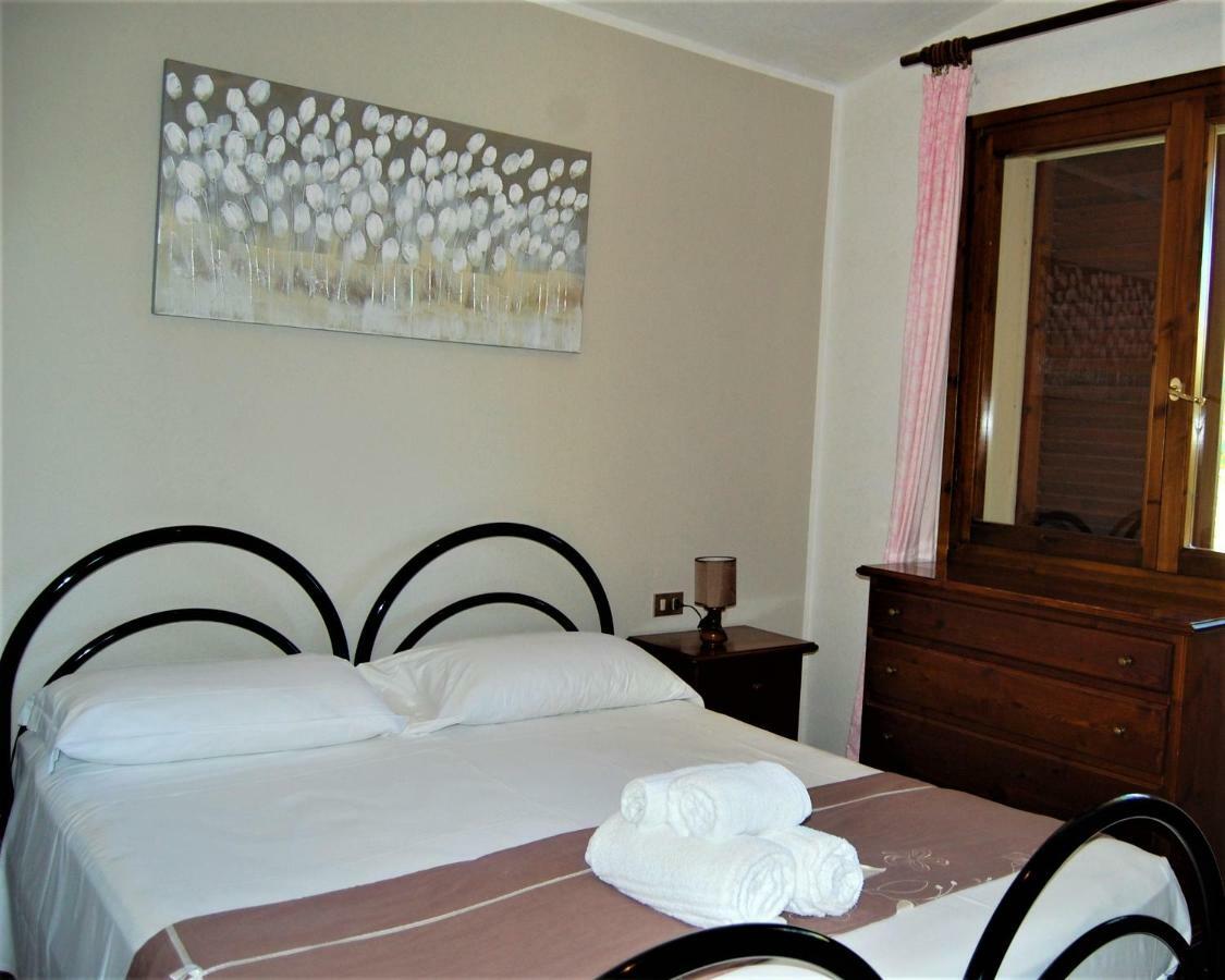 I Lentischi Aparthotel วิลลัสซีมีอุส ภายนอก รูปภาพ